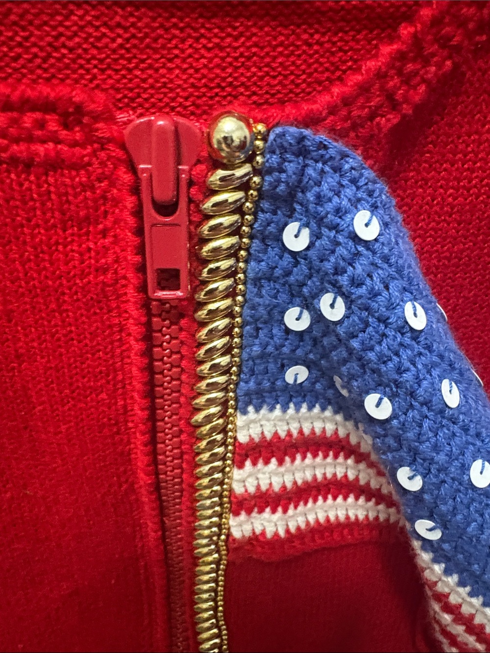 Michael Simon Red Sleeveless Zip-Front Knit Vest with Flag Accent - XL - Picture 5 of 9